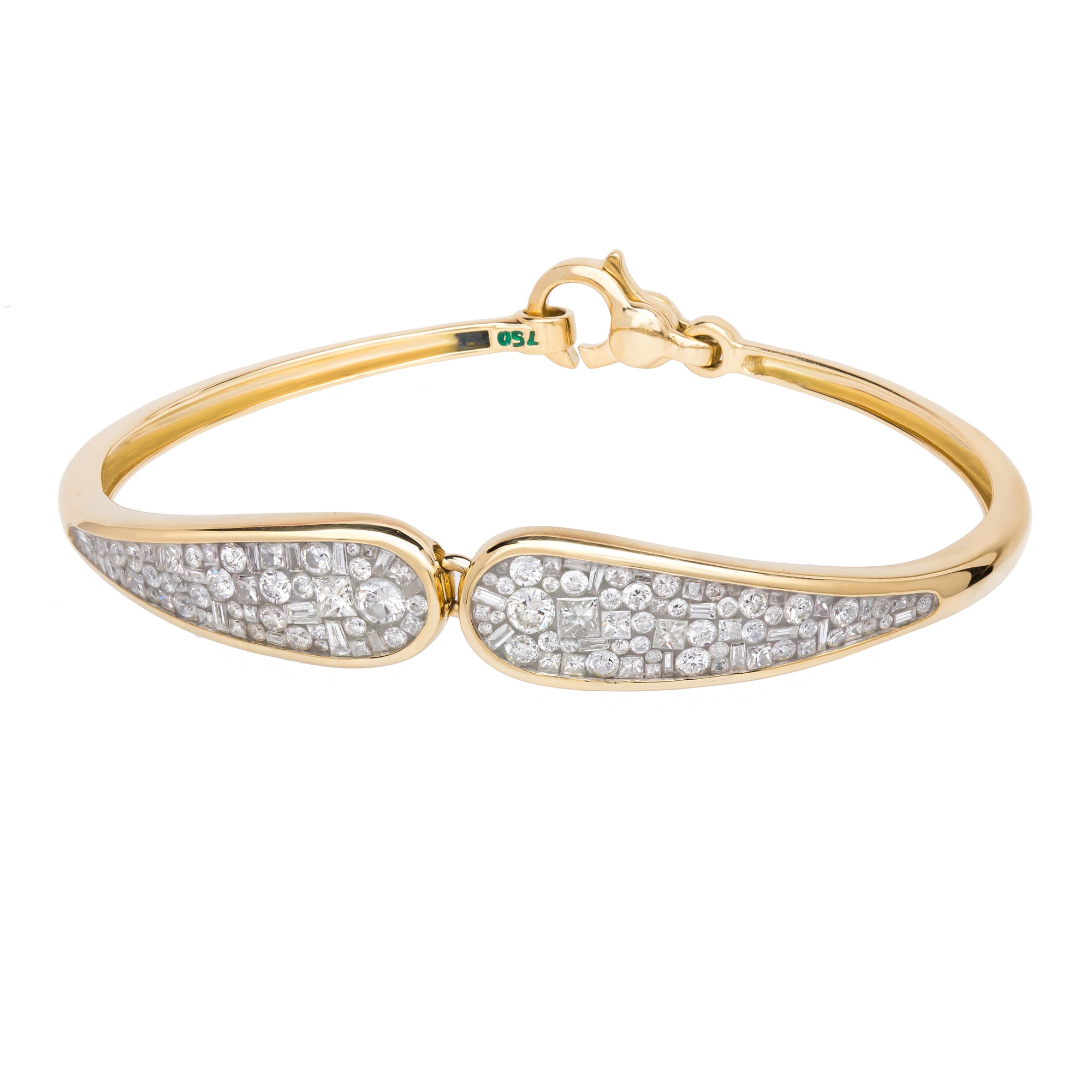 Ice Scorpion Diamond Bracelet by Pleve available at Talisman Collection Fine Jewelers in El Dorado Hills, CA and online. Specs: 2.00 cttw diamonds, 18k yellow gold. 
