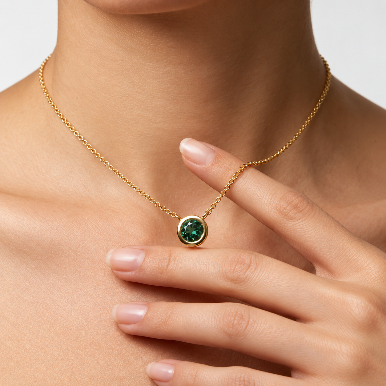 Ostbye Emerald Bezel Pendant Necklace