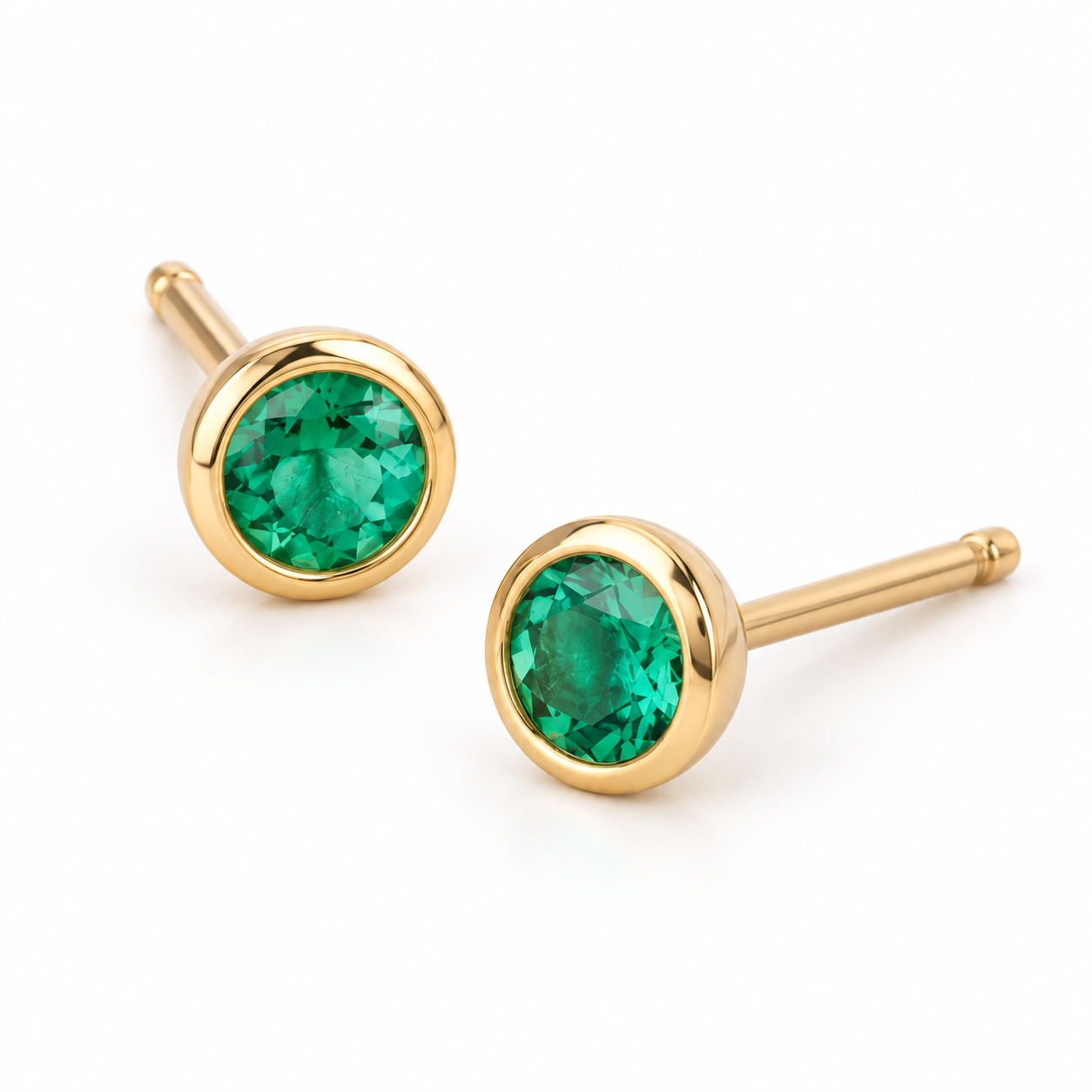 Ostbye Emerald Bezel Stud Earrings