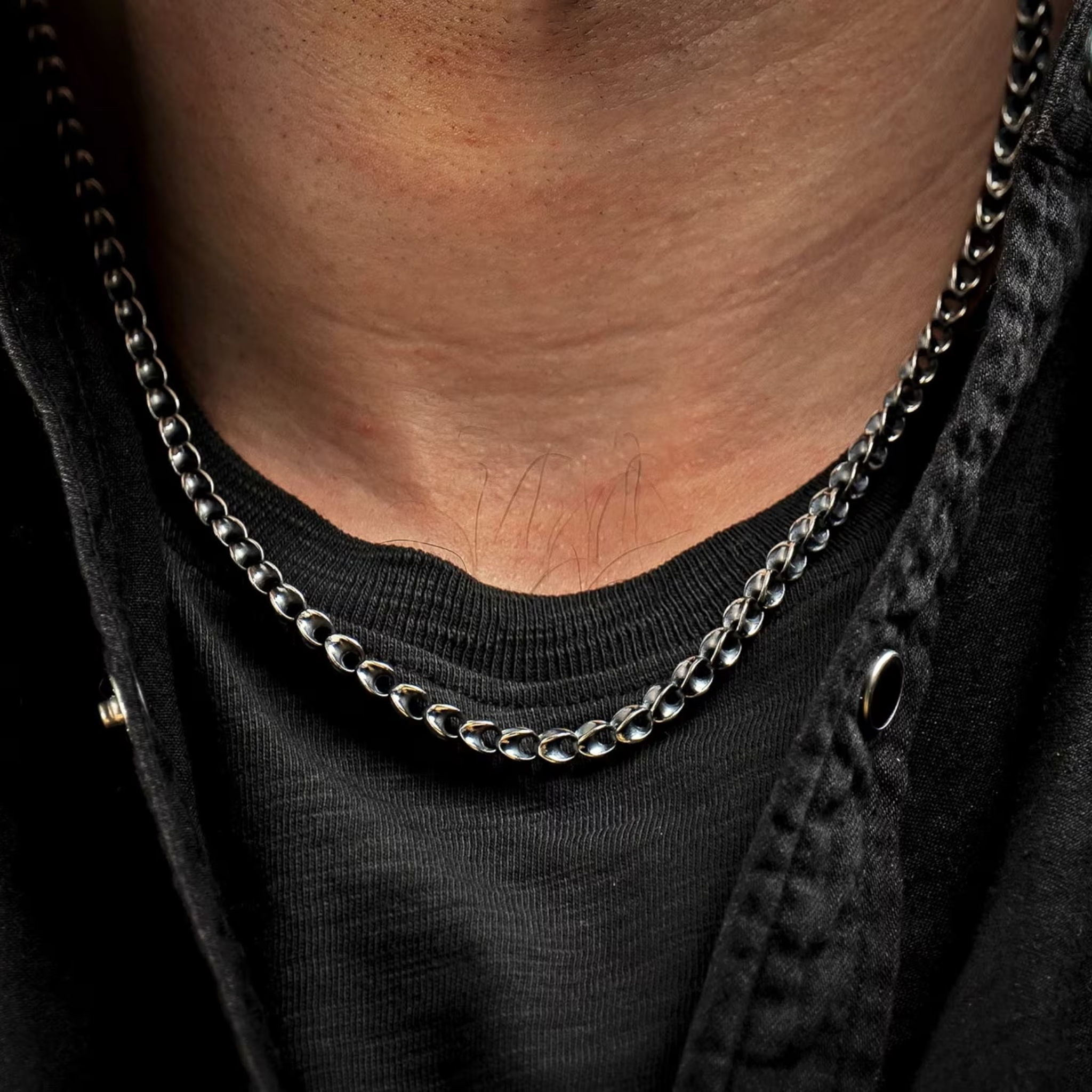 Sterling Silver Oxidized 'Caesar' Link 22