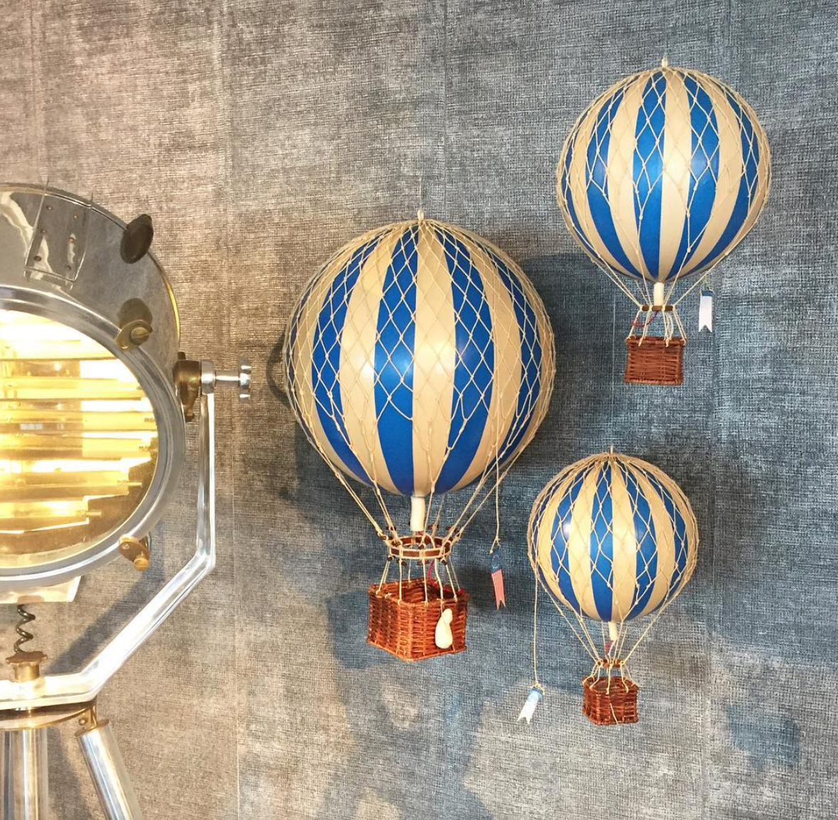 Decorative Hot Air Balloons - Comes with String and Hook - ApolloBox